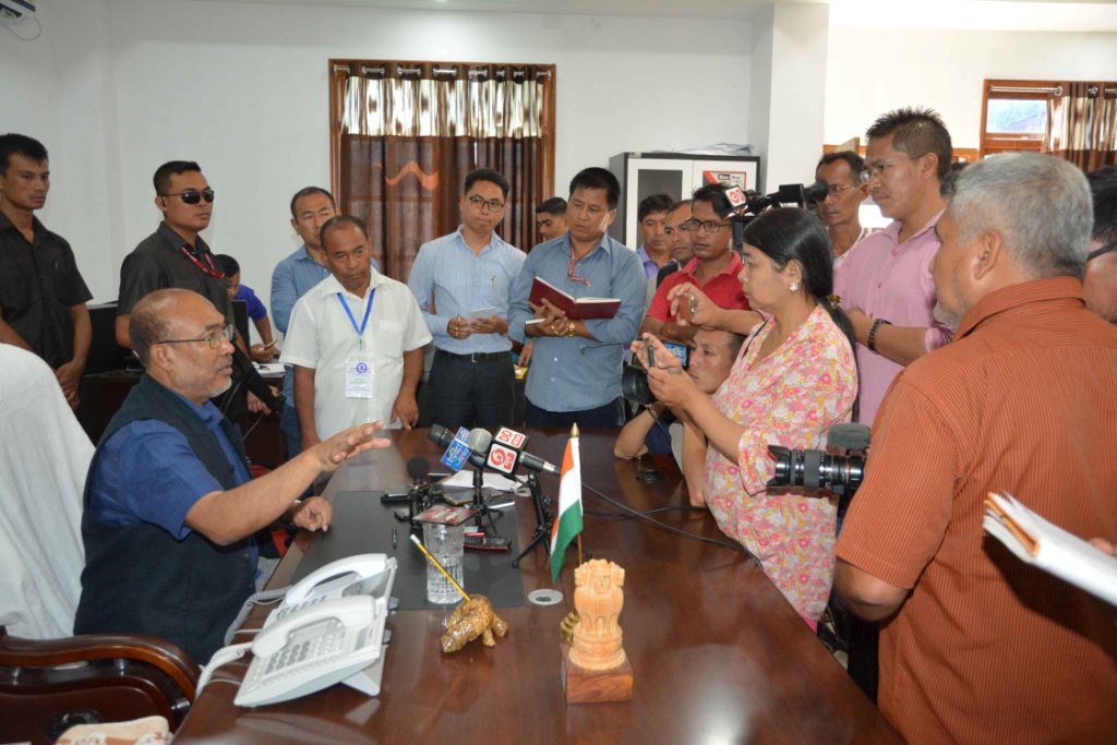 CHIEF MINISTER ATTENDS TO 800 COMPLAINTS ON THIRD MEEYAMGI NUMIT
ALL WELFARE SCHEMES WILL BE REVIEWED COMPREHENSIVELY: CM