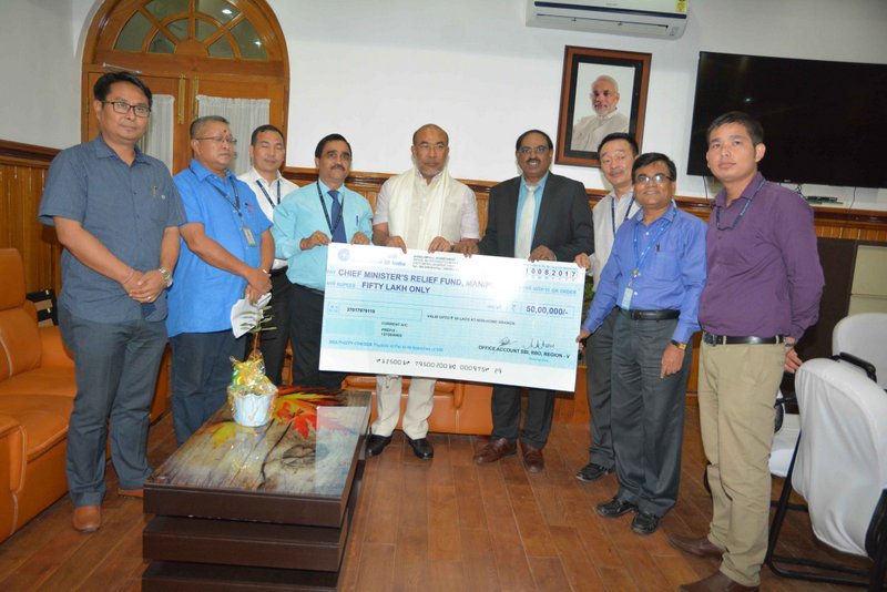 CHIEF GENERAL MANAGER SBI, NE REGION CALL ON CM; 
SBI DONATES RS 50 LAKH TO CHIEF MINISTER’S RELIEF FUND