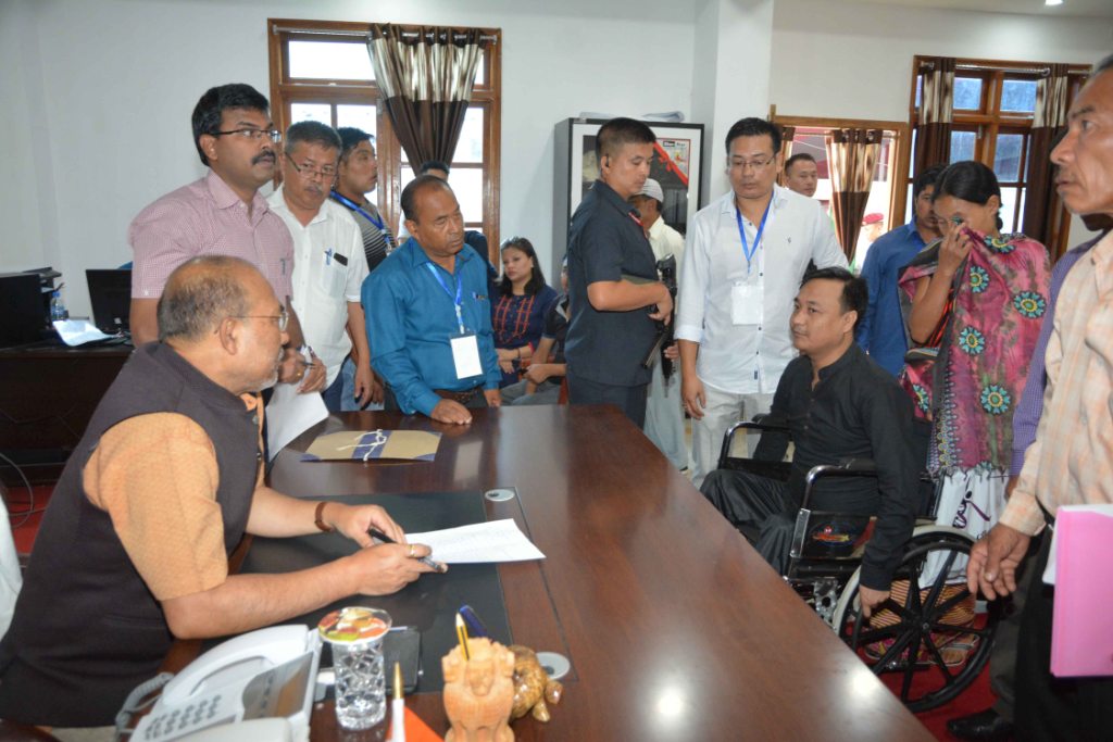 CM ATTENDS TO AROUND 350 COMPLAINTS ON JOINT HILL LEADERS’ DAY AND MEEYAMGI NUMIT;
WILL ANNOUNCE GOVT’S ONE YEAR PROGRAMME SOON: CM